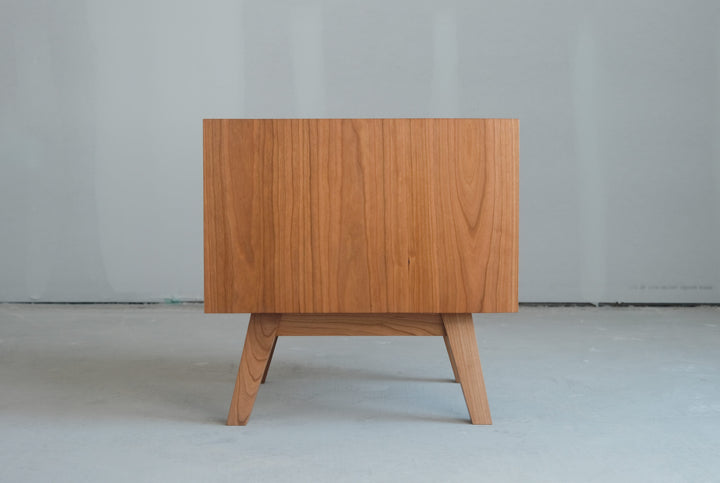 Flow End Table