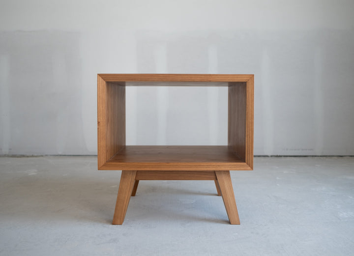 Flow End Table