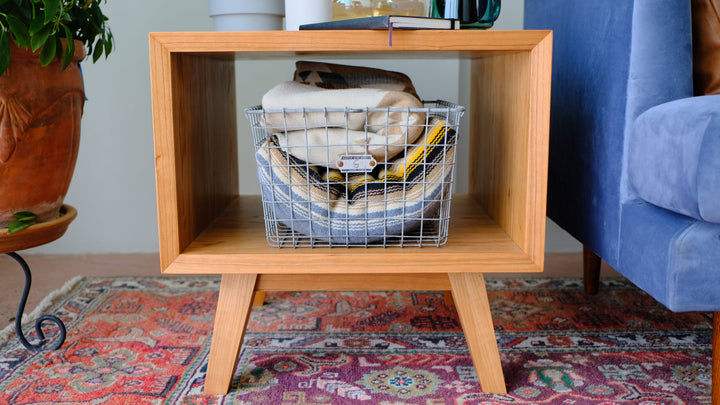 Flow End Table