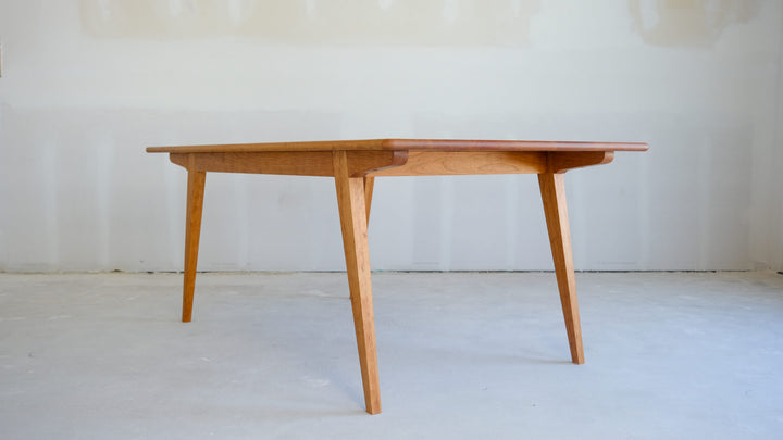 Aero Dining Table